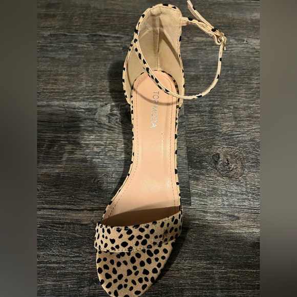 Cheetah heels - Picture 2 of 3